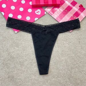 Vintage Victoria's Secret Black lace Trim Cotton Low Rise thong panties VS XL